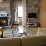 Casa Da Lage - Piscina - Bbq - Vistas Rio - Geres 펜션 *