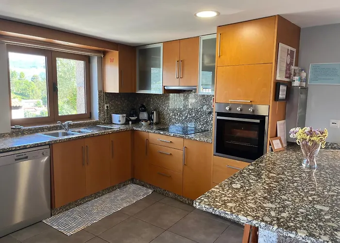 Дом отдыха Casa Da Lage - Piscina - Vistas Rio - Geres