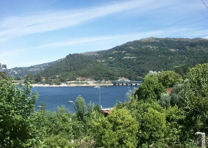 Дом отдыха Casa Da Lage - Piscina - Vistas Rio - Geres Виейра-ду-Минью